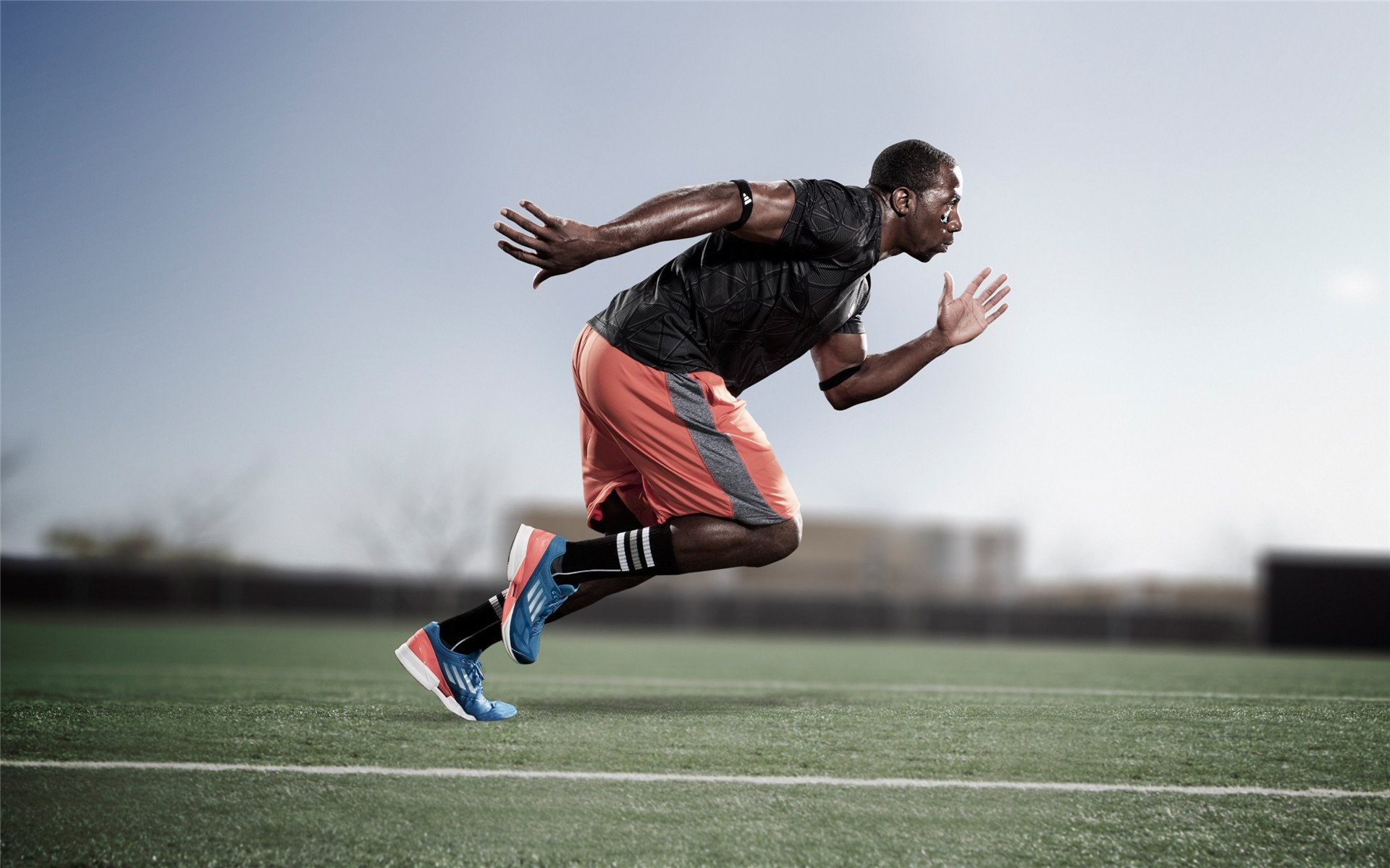 “极速逆转!车手在绝境中实现惊天翻盘”